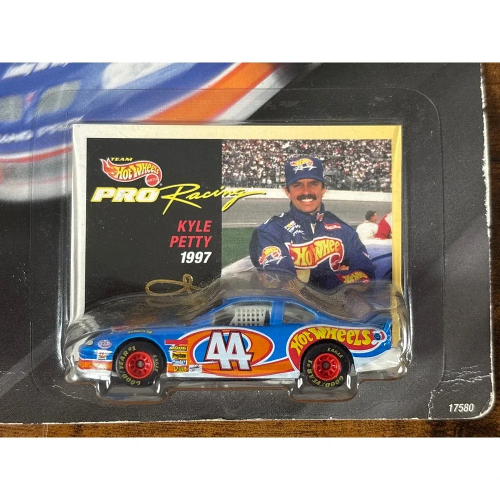 Hot Wheels Pro Racing 1997 Kyle Petty #44 Pontiac Grand Prix 1st Edition 17580